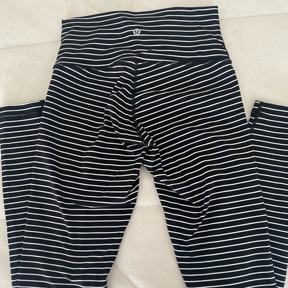 BRAND NEW! Striped lululemon leggings